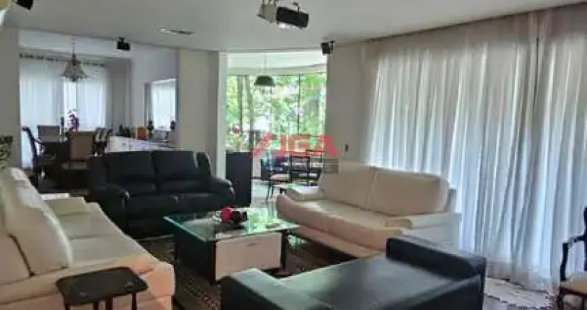 Apartamento de luxo no Campo Belo:  4 suítes, 3 vagas de garagem, 270m² de área. Venda ou locação em São Paulo-SP!