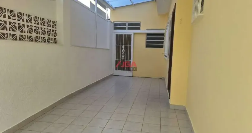 Casa para locação em São Paulo-SP, bairro Campo Grande: 2 quartos, 1 sala, 2 banheiros, 2 vagas de garagem, 68m² de área.
