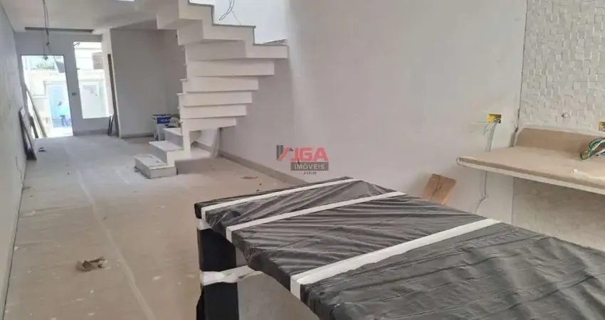 Sobrado à venda em São Paulo-SP, Jardim Palmares (zona Sul) com 3 quartos, 3 suítes, 4 banheiros, 2 vagas de garagem - 140m²!