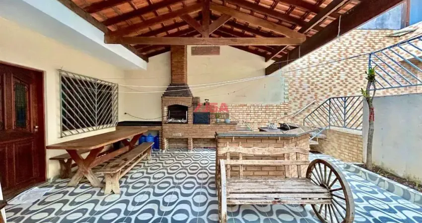 Imperdível Casa à Venda em Veleiros: 2 quartos, 2 suítes, 2 salas, 3 vagas de garagem, 120,00 m² - Área gourmet com forno de Pizza e Churrasqueira.