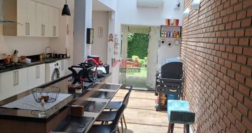 CASA REFORMADA EM CONDOMINIO QUINTAS MARAJOARA  - INTERLAGOS - PRÓXIMO AO SHOPPING INTERLAGOS