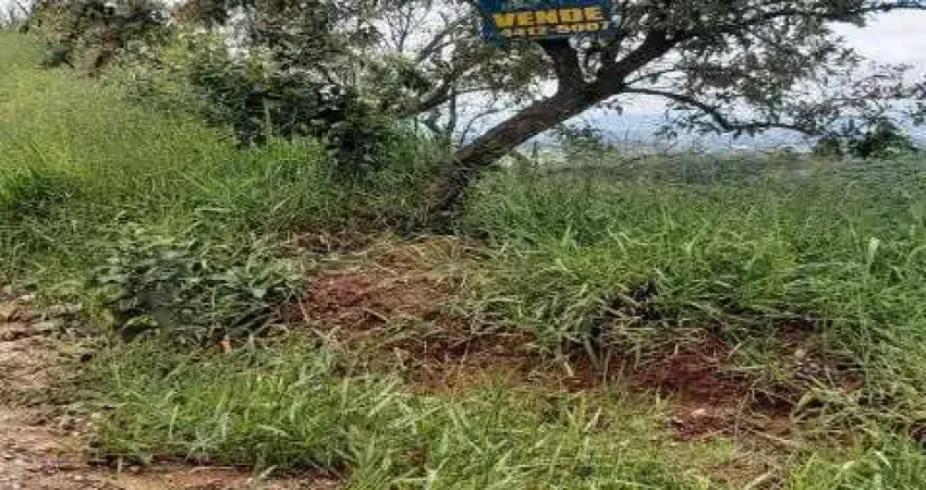 Terreno de 1588m² à venda no bairro Belvedere em Atibaia, à poucos minutos do Centro da cidade, com fácil acesso por dentro da cidade!