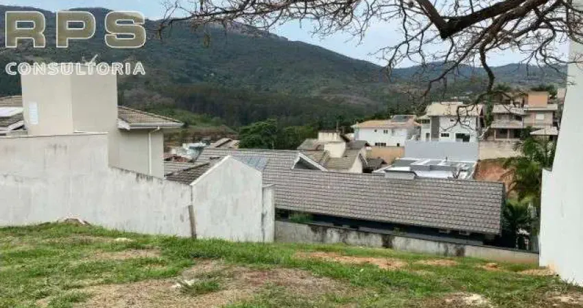 Terreno no Condomínio Água Verde, localização privilegiada, vista deslumbrante, toda comodidade do comércio da região da Alameda Lucas e Av Santana