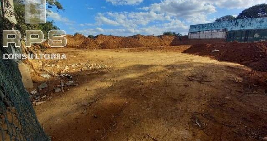 Terreno com excelente topografia no bairro Vila Santista em Atibaia, região residencial e ao lado do centro de Atibaia, todas as facilidades pertinho!