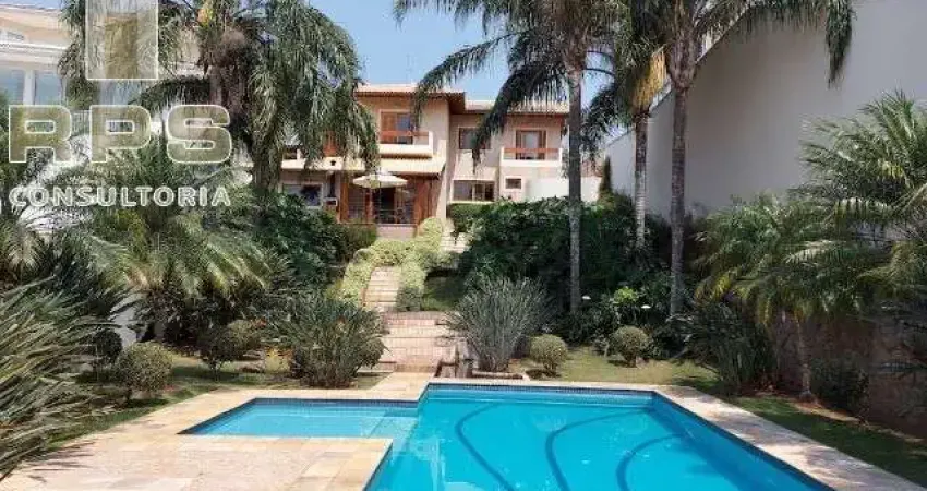 Casa em Condomínio fechado com 4 suites  3 Terraços 1 Sala íntima  (Andar superior ) 1 Sala de estar 1 Sala de tv e sala de jantar  1 Espaço gourmet