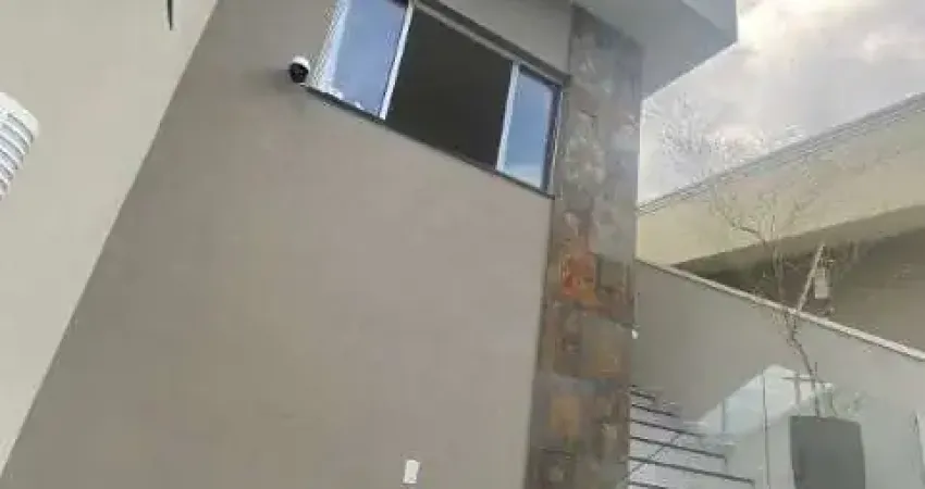 Casa à venda no Jardim Paulista em Atibaia, 03 dormitórios, sendo 02 suítes, cozinha americana e 02 vagas