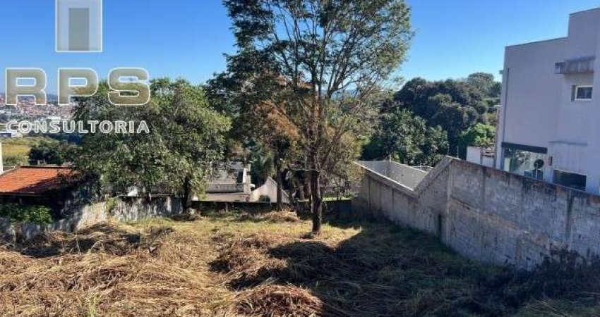 Terreno a venda no Jardim Paulista em Atibaia   Terreno com 405 m² , ótima localização .  Bairro tranquilo , com comercio , escolas , farmácias