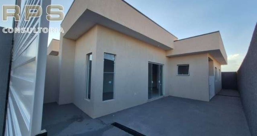 Casa térrea na Nova Trieste em Jarinu, 2 quartos sendo 1 suíte, 2 vagas, sala com cozinha integrada, rua asfaltada, aceita financiamento, ótimo local.