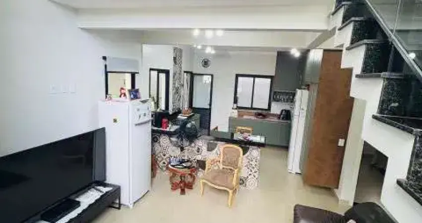 Sobrado com 3 quartos, sendo 2 na parte térrea há 5min do frango assado km44, cozinha integrada e semi mobiliada.