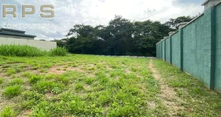 Terreno à venda no Condomínio Alto do Sion em Atibaia, fundo para reserva e uma das laterais isoladas, liberado para construção e área de lazer!