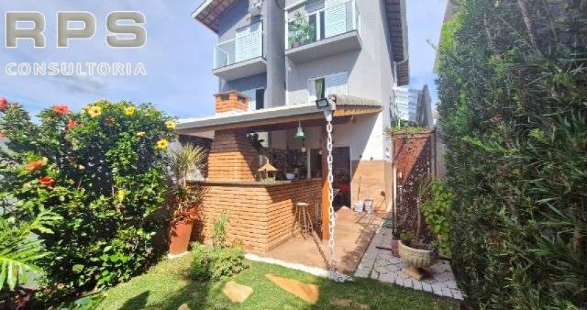 Casa a venda no Jardim Jaraguá em Atibaia, 3 suítes, Repleta de armários planejados, área verde integrada com espaço gourmet, muito aconchegante!