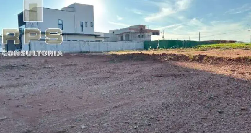 Terreno plano de 360m² no Condomínio Vista da Serra, localizado em uma das melhores regiões da cidade, ele une natureza, segurança e lazer completo.