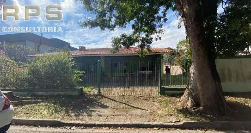 Casa na Vila Petrópolis, com a/c : 250 m² , imóvel com 03 dormitórios sendo 01 suíte, Sala estar com lareira ,sala jantar,  cozinha, Lavabo