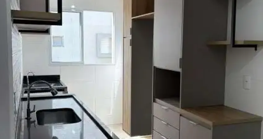 Apartamento com 2 dormitórios todo reformado e moderno no bairro nova cerejeiras, pertinho de tudo!