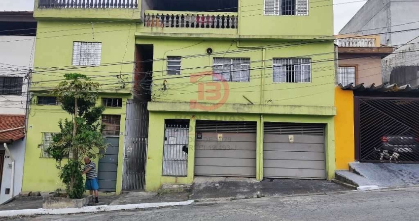 Sobrado com 7 casas no Terreno, 12 X 20 a Venda, Vila Re