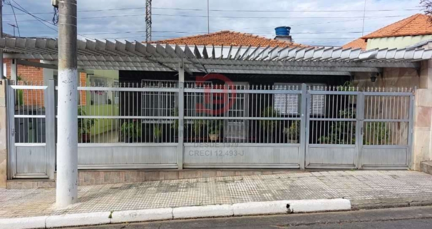 Casa terrea 2 quartos, Casa nos fundos 1 quarto - 2 vagas de garagem e Quintal - Vila Granada
