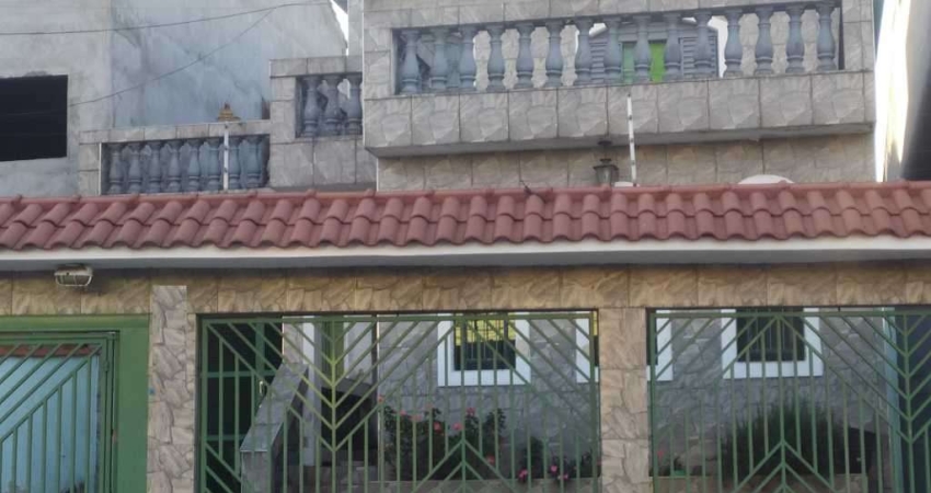 Sobrado Frontal de 7 Quartos com 2 Suites a Venda  - Vila Re SP