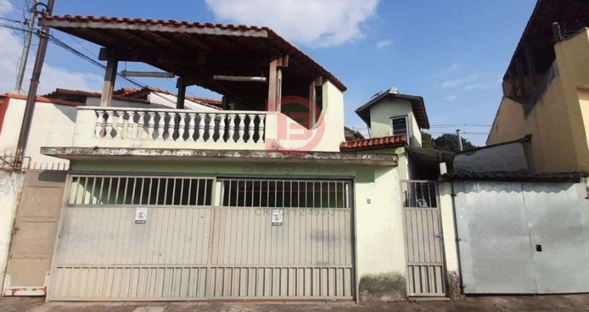 Casa terrea 3 quartos, casa fundos, em terreno 10x50m - Vila Re