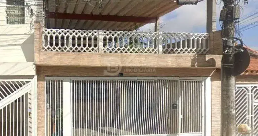 Casa a venda em Guarulhos: Sobrado com 4 quartos e suite no bairro Maricy