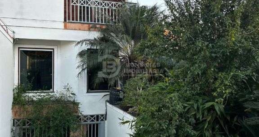 Sobrado a venda - 3 Suites e 6 vagas de garagem - Vila Matilde