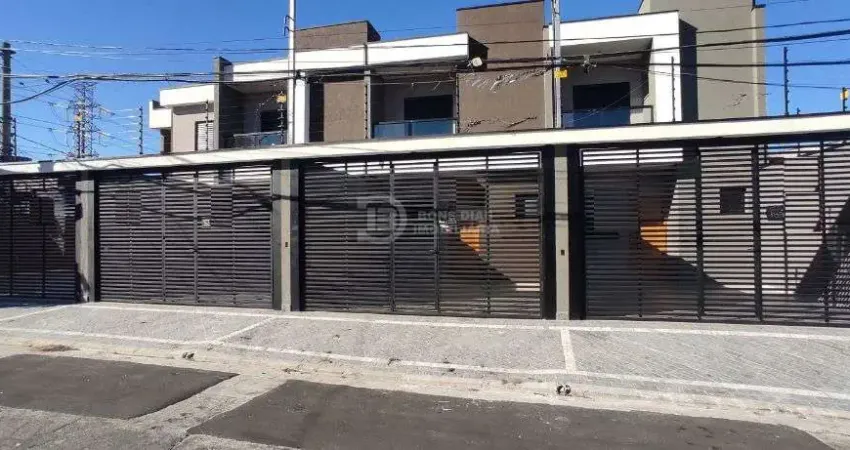 Charmoso Sobrado de 2 Dormitorios e 2 Suites na Vila Frugoli