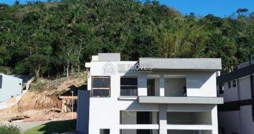 Casa com 4 Suítes, Piscina Incrível e Natureza ao Redor – Ingleses Norte
