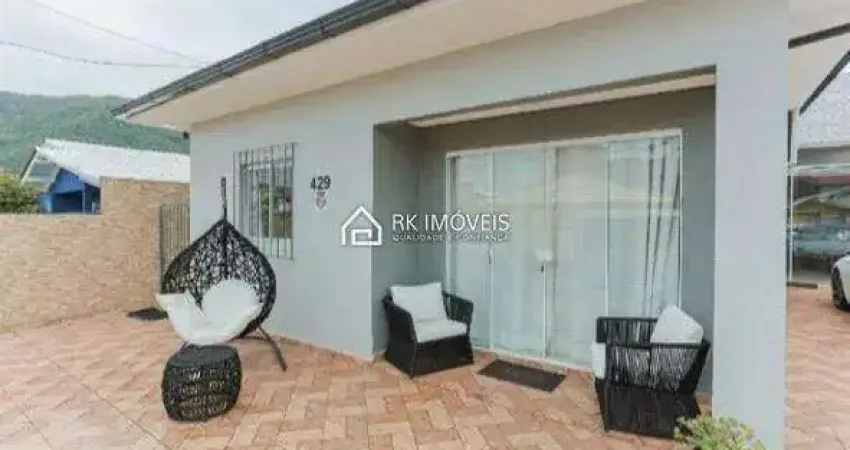 Linda casa com 4 quartos e energia solar no Rio Vermelho!