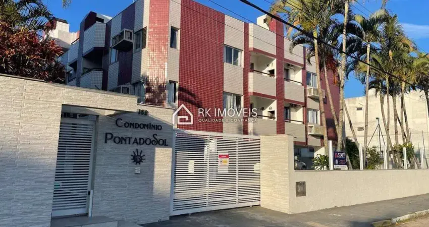 Apartamento localizado em região nobre dos ingleses a 150 metros do mar.