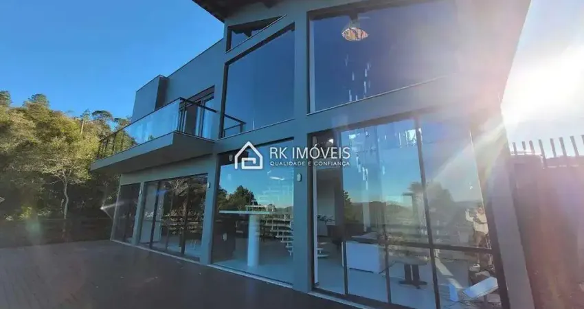 Casa de luxo com vista deslumbrante no coração da serra catarinense!