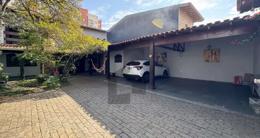 Sobrado para Venda em Suzano, Centro, 3 dormitórios, 1 suíte, 3 banheiros, 4 vagas