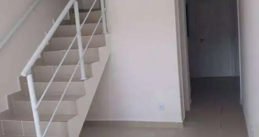 Sobrado com 2 quartos à venda, 54 m² por R$ 260.000 - Jardim Melvi - Praia Grande/SP