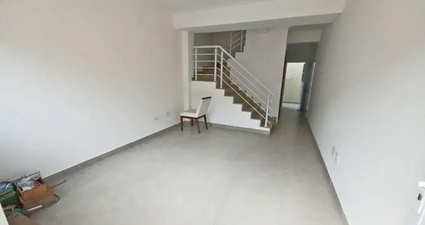 Sobrado com 2 quartos à venda, 65 m² por R$ 315.000 - Tude Bastos (Sítio do Campo) - Praia Grande/SP