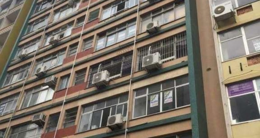 Sala comercial, em prédio tradicional, à venda, no centro, no calçadão da rua Felipe Schimdt