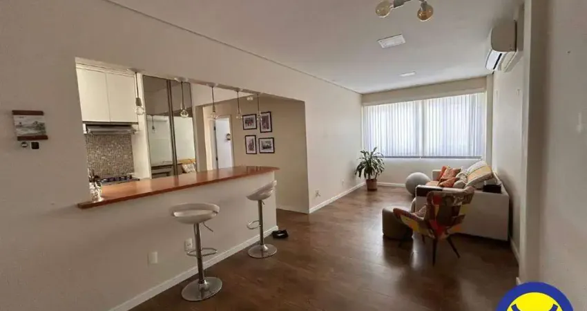 Apartamento 3 quartos (suíte), reformado, 1 vaga - Centro/Fpolis-SC