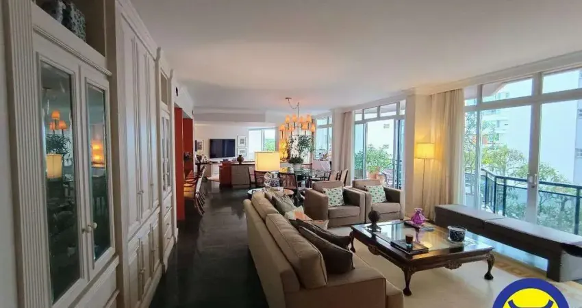 Apto na beira mar norte com 250 m² privativos, 3 quartos, sendo 2 suítes e 2 vagas de garagem livres