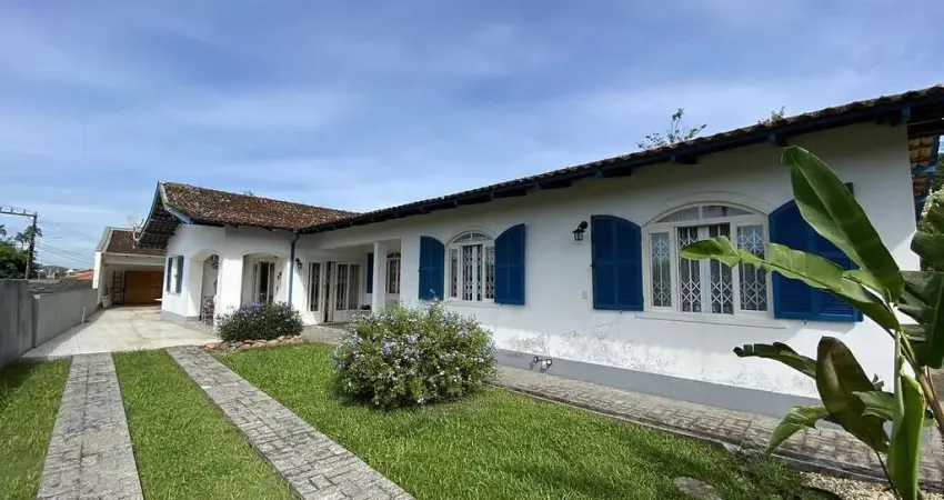 Casa com 4 quartos à venda na rua coronel oliveira, Centro, São Francisco do Sul