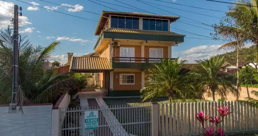 Casa com 4 quartos à venda na Rua Dos Aposentados, Ubatuba, São Francisco do Sul