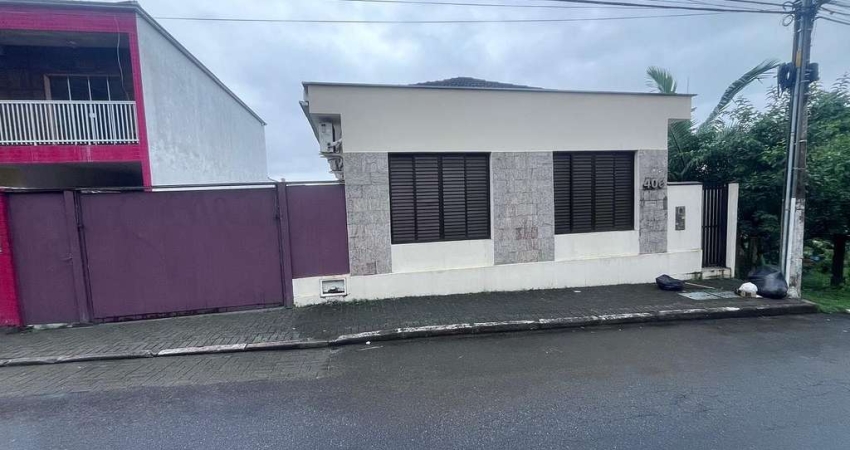 CASA PARA LOCAÇÃO NO CENTRO DE SÃO FRANCISCO DO SUL,SC
