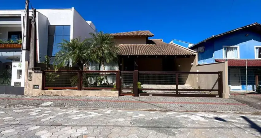 Casa com 3 quartos à venda na Rua Tókio, Itaguaçu, São Francisco do Sul