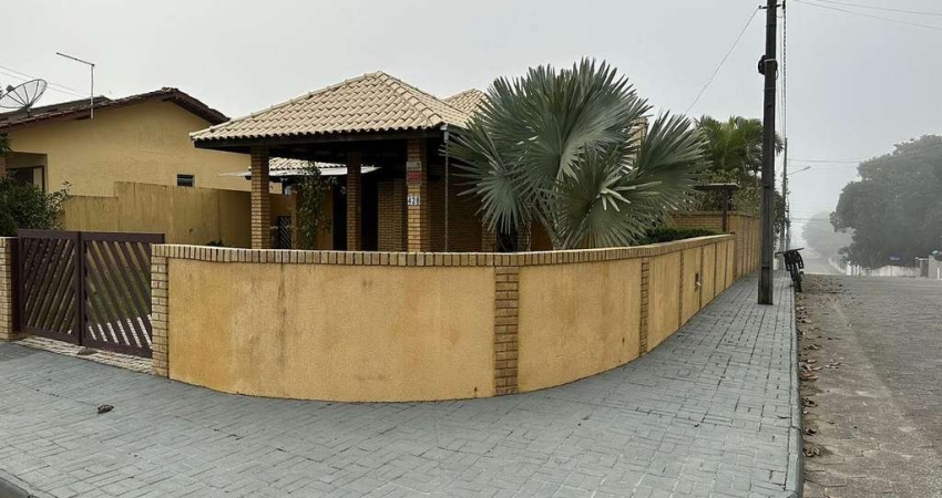 CASA A VENDA NA PRAIA DO ITAGUAÇU EM SÃO FRANCISCO DO SUL, SC