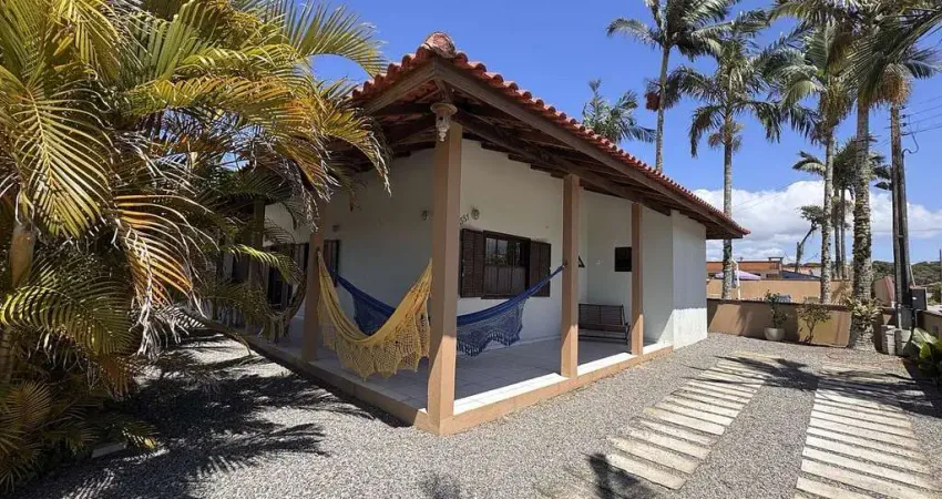 Casa com 6 quartos à venda na rua oito, Praia do Ervino, São Francisco do Sul