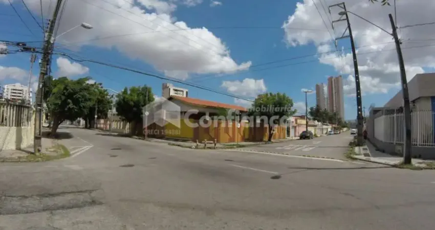 Casa a Venda na Parquelândia em Fortaleza-CE
