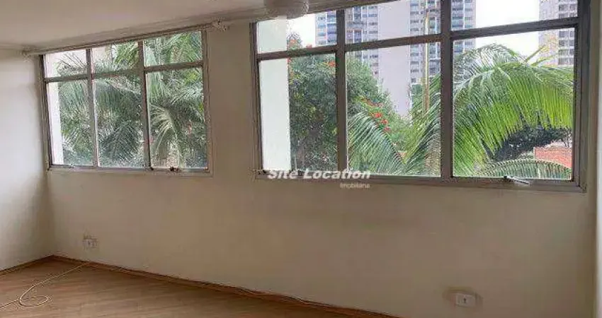 104810 Vendo apartamento de 3 dormitórios sendo 1 suíte, com quarto e banheiro de serviço, sala ampla e com documentação em dia, pronto para entrega
