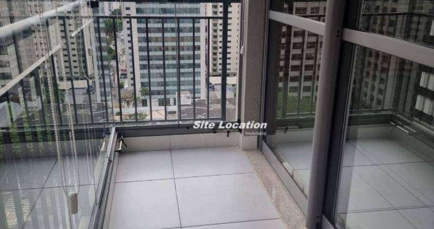 120714 Studio com varanda, ar-condicionado a 50 metros da Estação de Metrô Moema, Condomínio com Lazer