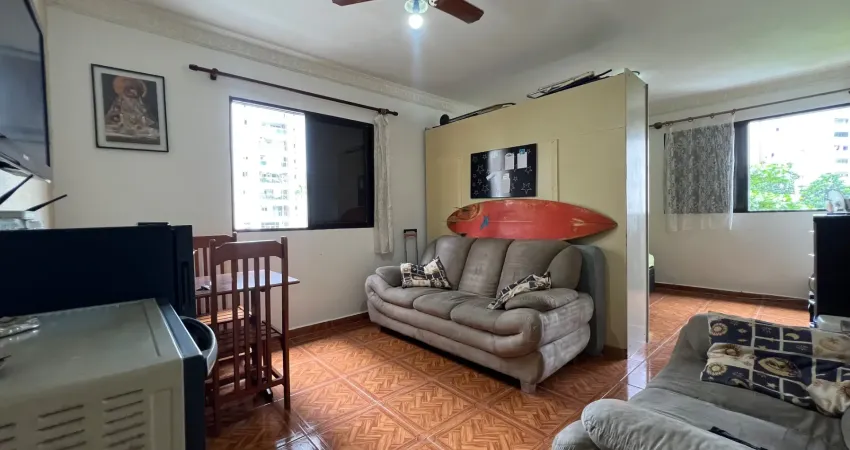 Apartamento com 50 metros/sala dividida com guarda roupa para p/ quarto