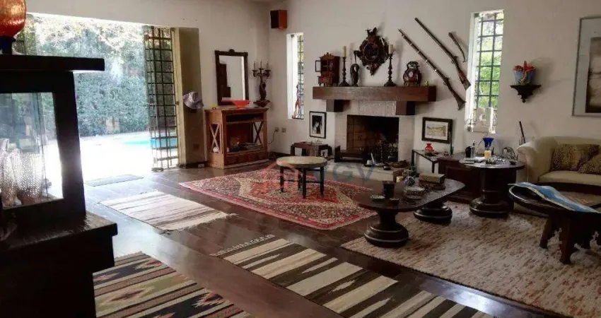 Sobrado com 3 dormitórios à venda, 430 m² por R$ 5.800.000 - Gramado - Cotia/SP