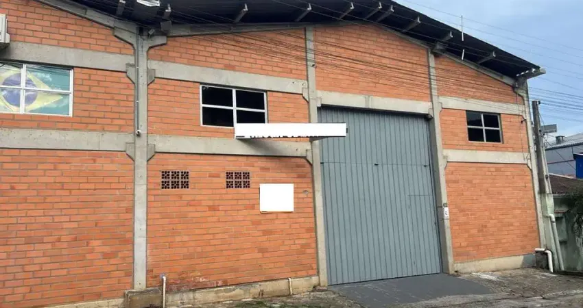 Galpão para Locação em Camboriú, Tabuleiro, 2 banheiros