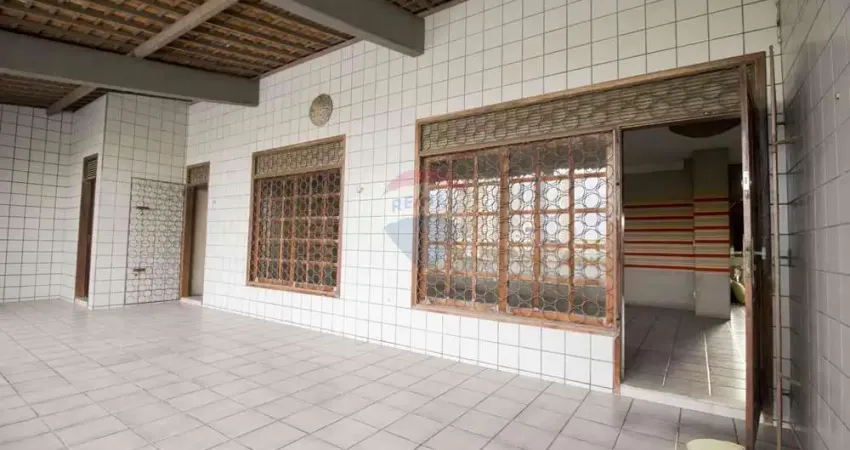 Casa com 3 quartos à venda na Rua Anísio de Souza, 2549, Lagoa Nova, Natal