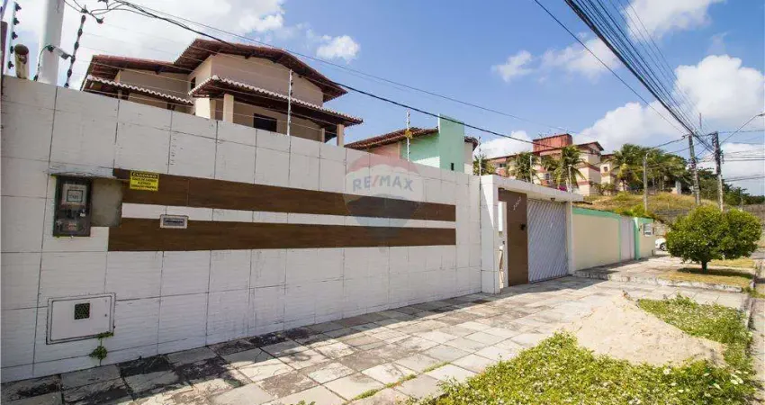 Aluga-se casa dúplex em capim macio com 06 quartos, sendo 04 suítes