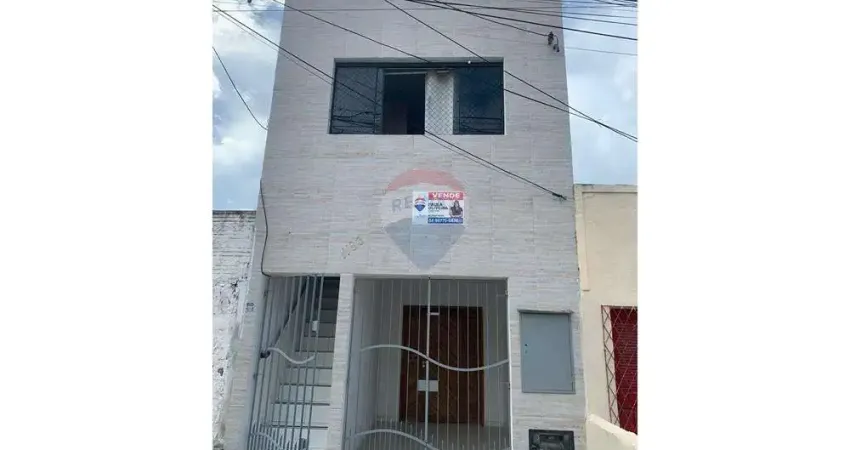 Excelente Oportunidade: Duplex Versátil no Bairro Comercial Privilegiado - Alecrim